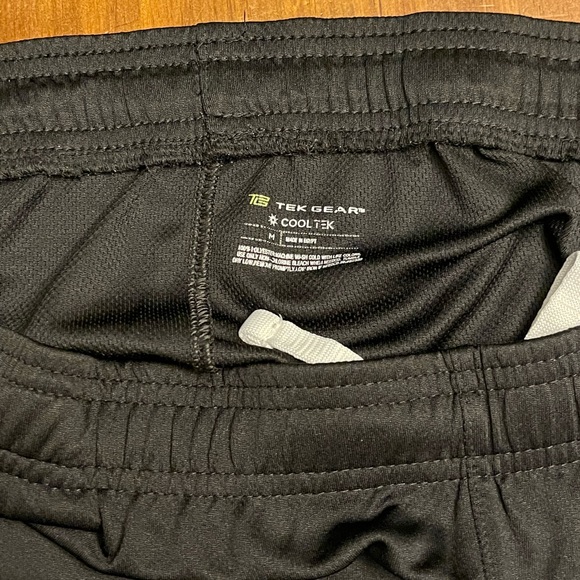 Athletic shorts - Picture 3 of 3